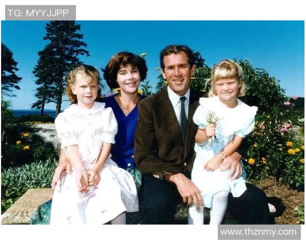 足球明星小布什的传奇人生与绿茵场上的辉煌成就揭秘 足球明星小布什的传奇人生与绿茵场上的辉煌成就揭秘